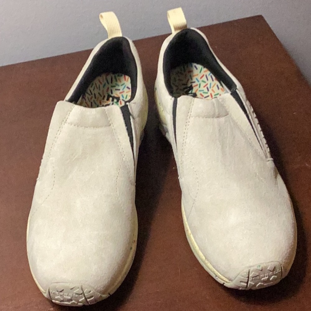 Casual shoes